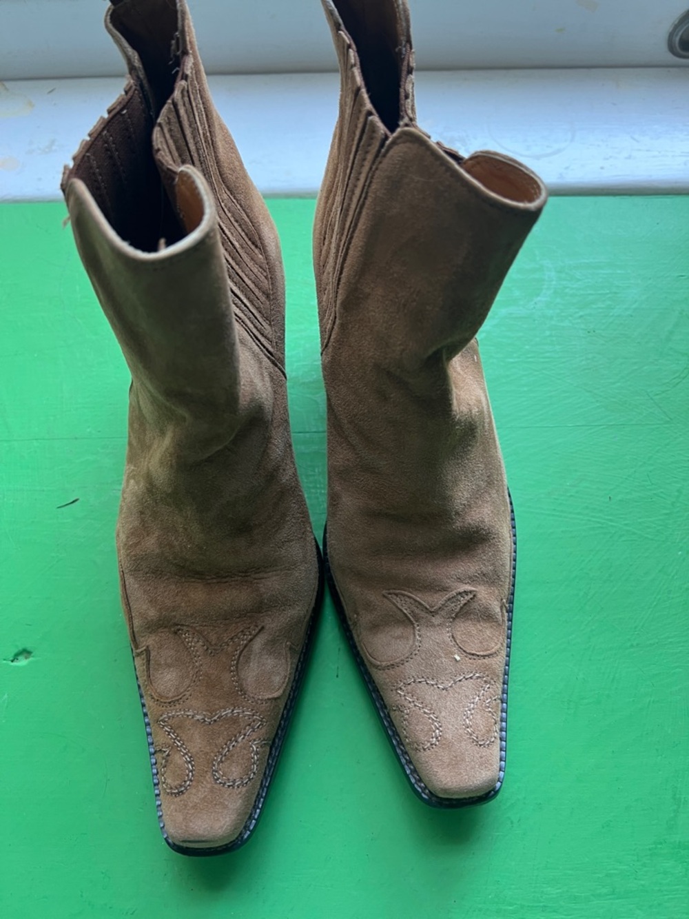 Women's Vintage Suede Western Ankle Boots in Brown